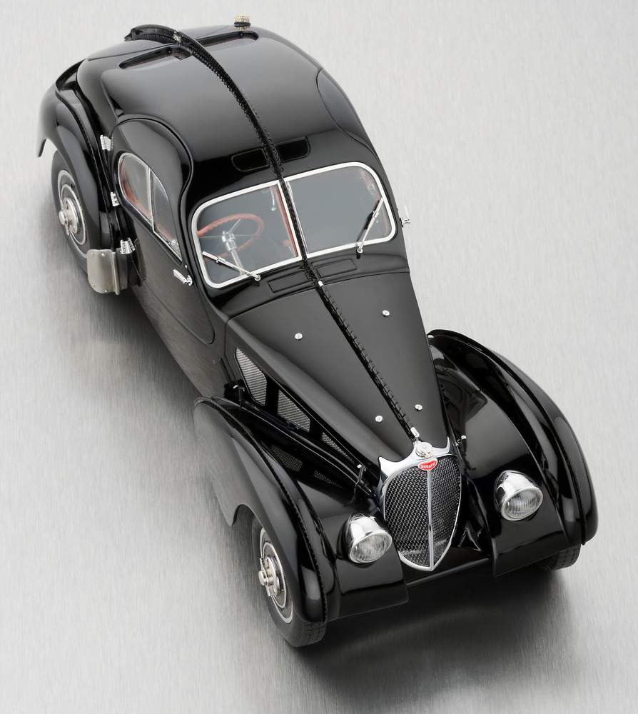 Bugatti Tipo 57 SC Atlantic (1938) CMC M085 1/18 Bugatti Tipo 57 SC Atlantic (1938) CMC 1:18 Color Negro