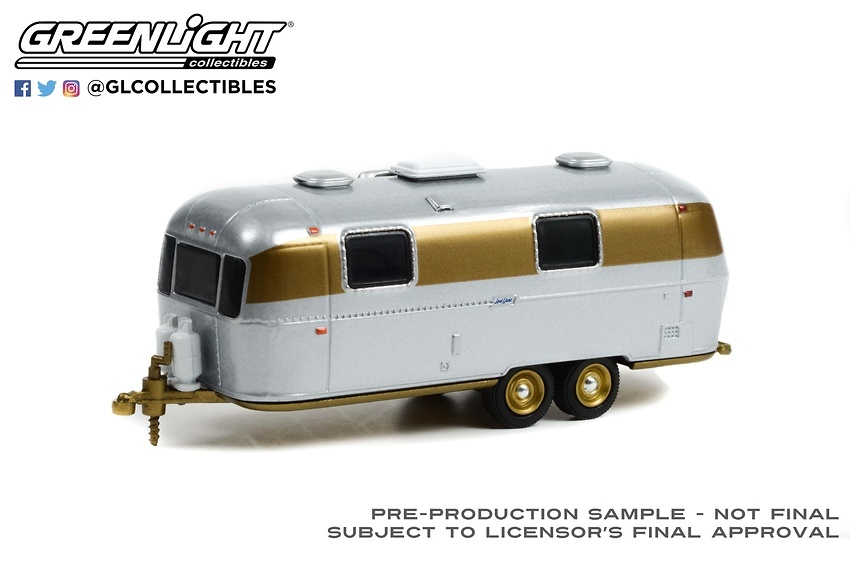 Caravana Airstream Doble Eje (1972) Greenlight 34120C 1/64 