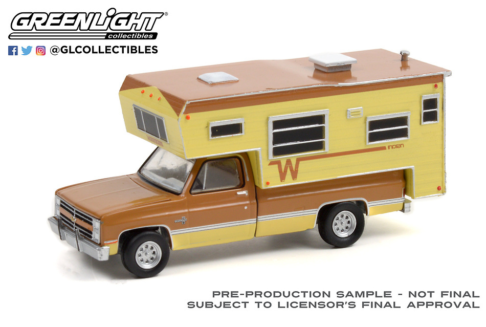 Chevrolet C20 Silverado Camper Special with Winnebago Camper (1986) Greenlight 30288 1/64 