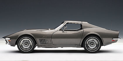 Autoart 71173 Chevrolet Corvette (1970) Autoart 1/18 Color Gris Oscuro Metalizado