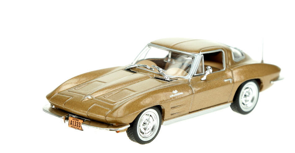 Chevrolet Corvette C2 Sting Ray (1963) White Box WB170 1:43 