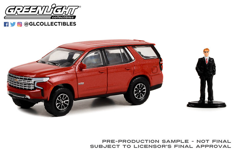 Chevrolet Tahoe LT con figura hombre trajeado (2022) Greenlight 1/64 