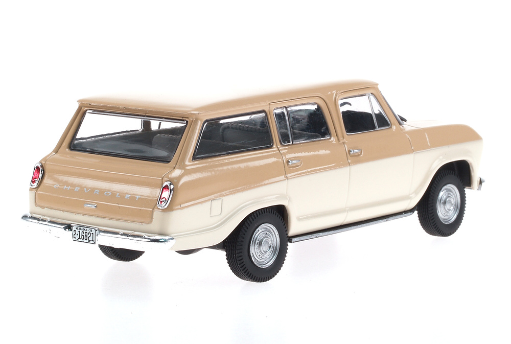 Chevrolet Veraneio (1965) White Box WB094 1:43 