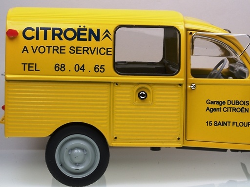 Citroen 2CV Furgoneta (1969) Solido 15072300 1/18 