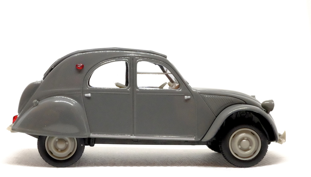 Citroen 2CV maletero abombado (1956) Norev-Hachette 001 1/43 