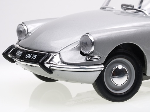 Citroen DS19 (1963) Solido 8033 1/18 