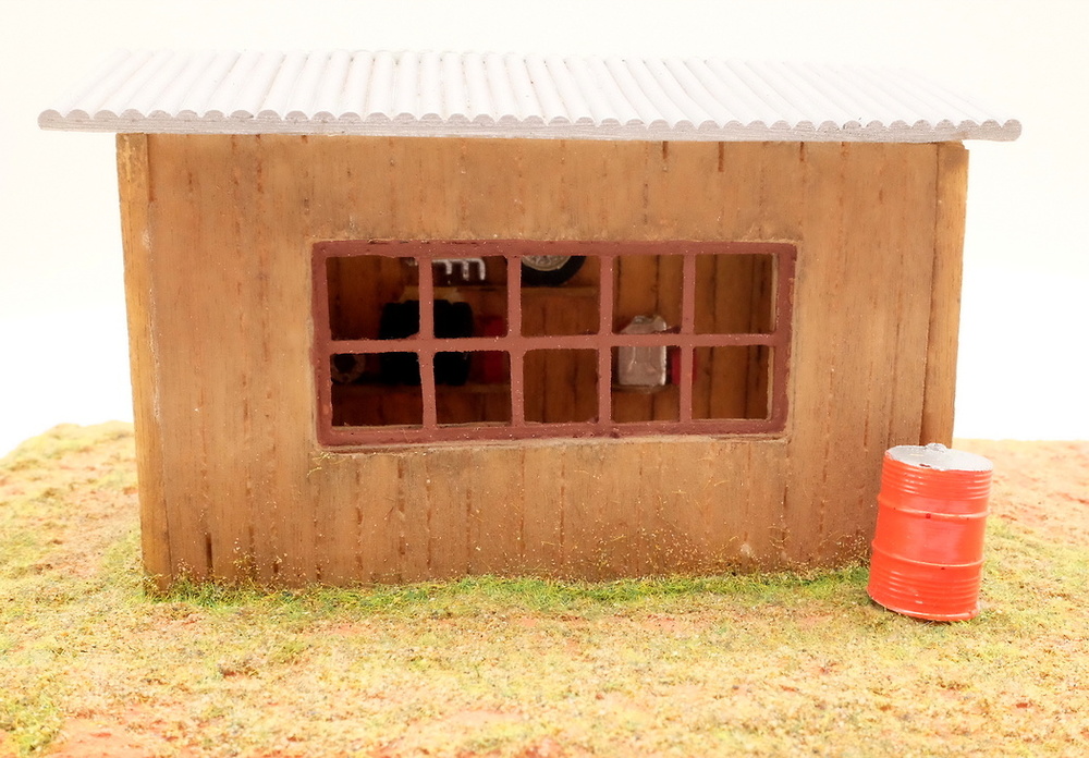 Diorama de viejo garage de madera Micro World MW110 1/43 