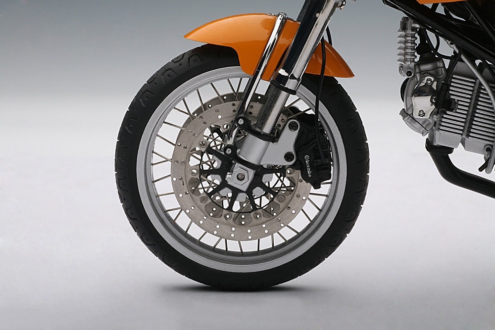 Ducati Sport 1000 (2006) Autoart 12552 1/12 
