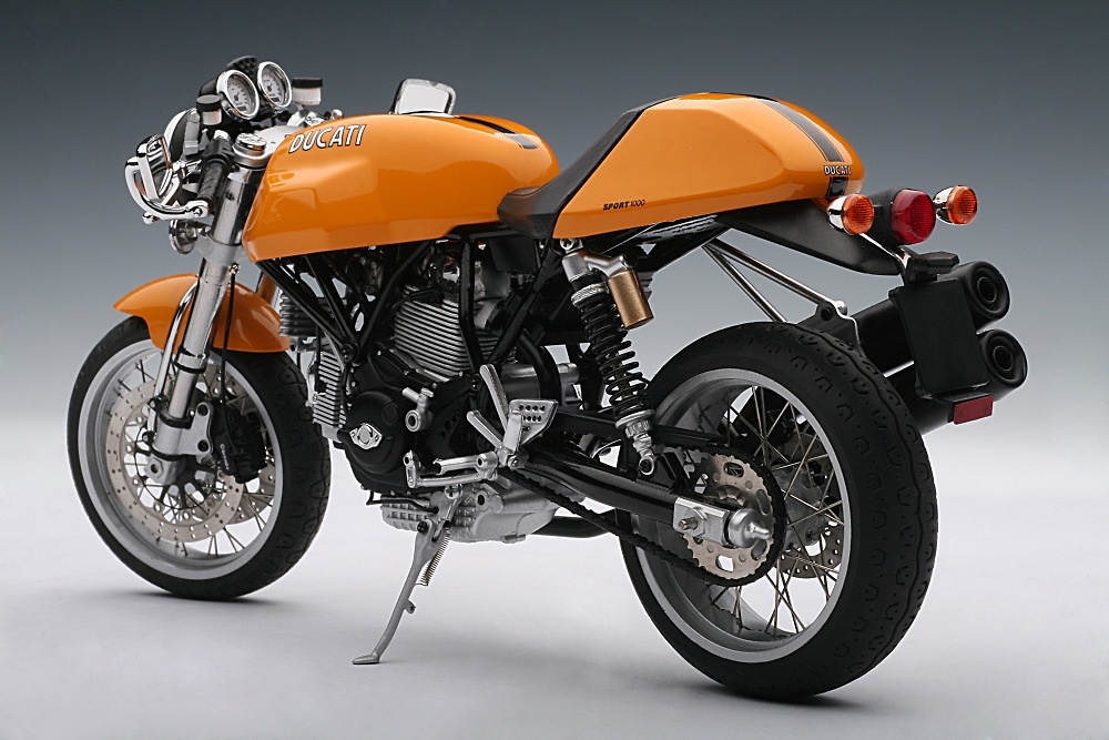 Ducati Sport 1000 (2006) Autoart 12552 1/12 