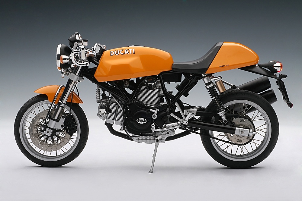 Ducati Sport 1000 (2006) Autoart 12552 1/12 