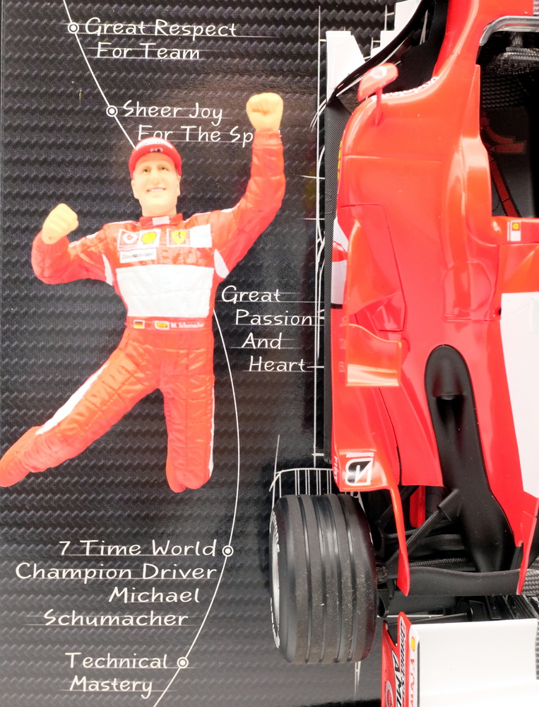 Expositor Ferrari 248 F1 Michael Schumacher (2006) Hot Wheels M6640 1/18 