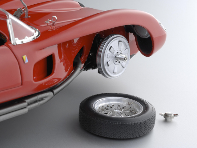 Ferrari 250 Testa Rossa (1958) CMC M071 1/18 
