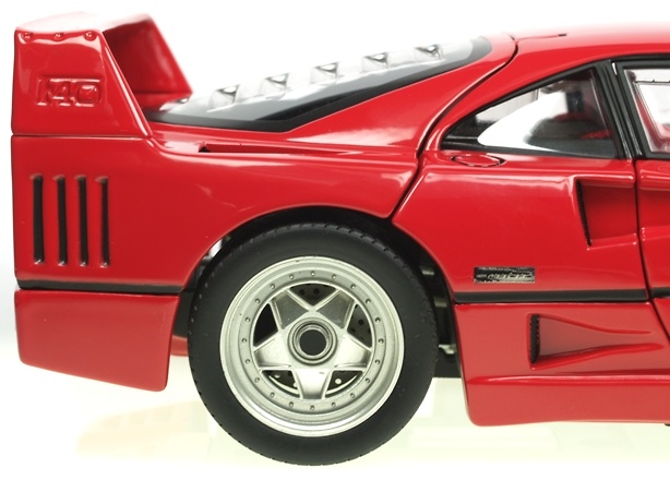 Ferrari F40 (1992) Elite Hot Wheels 1/18 