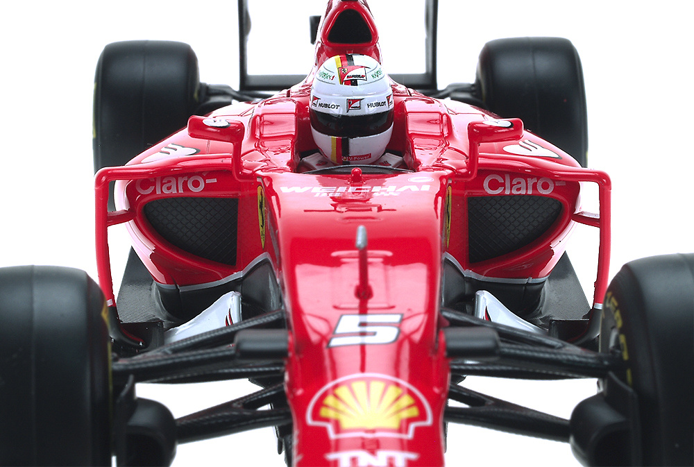 Ferrari SF15-T nº 5 Sebastian Vettel (2015) Bburago 16801V 1:18 
