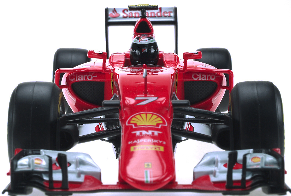Ferrari SF15-T nº 7 Kimi Räikkönen (2015) Bburago 16801R 1:18 
