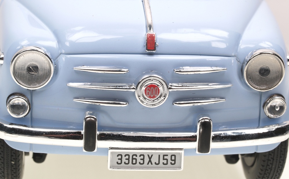 Fiat 600 berlina 1963 Solido 8167D 1/18 