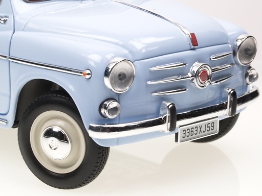 Fiat 600 berlina 1963 Solido 8167D 1/18 