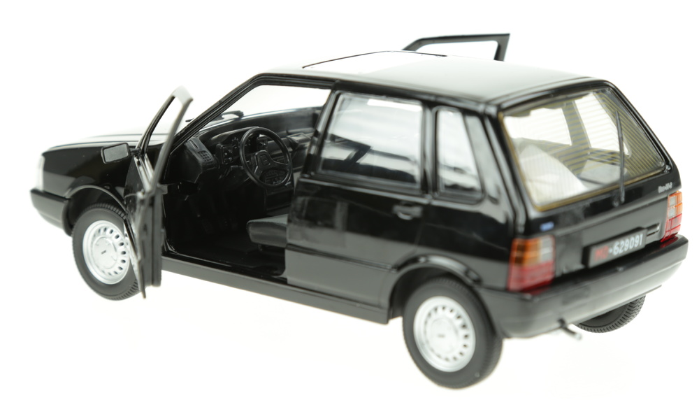 Fiat Uno 55 S (1983) Atlas AT2415 1:24 