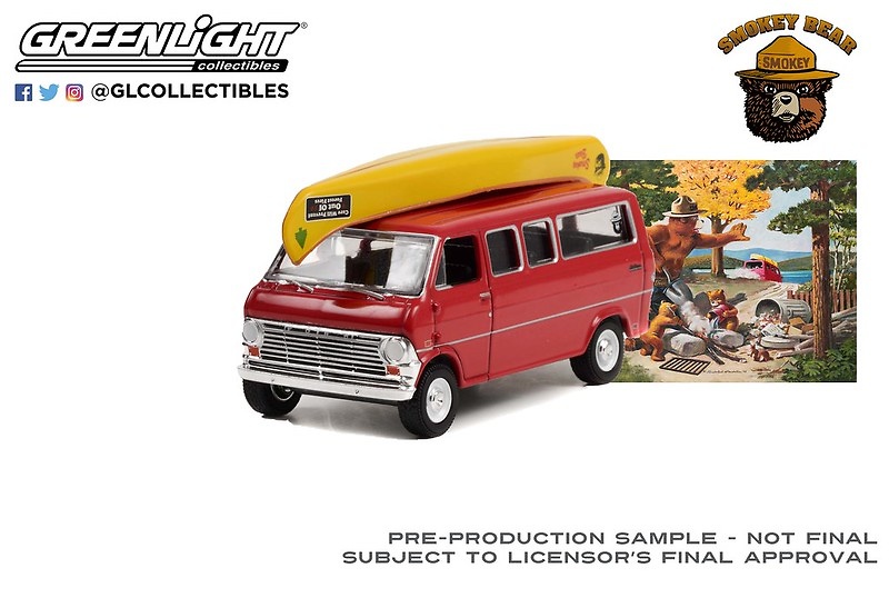 Ford Club Wagon + Canoa (1969) Greenlight 38020D 1/64 