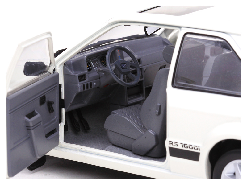 Ford Escort RS1600i (1984) Sun Star 04997 1/18 