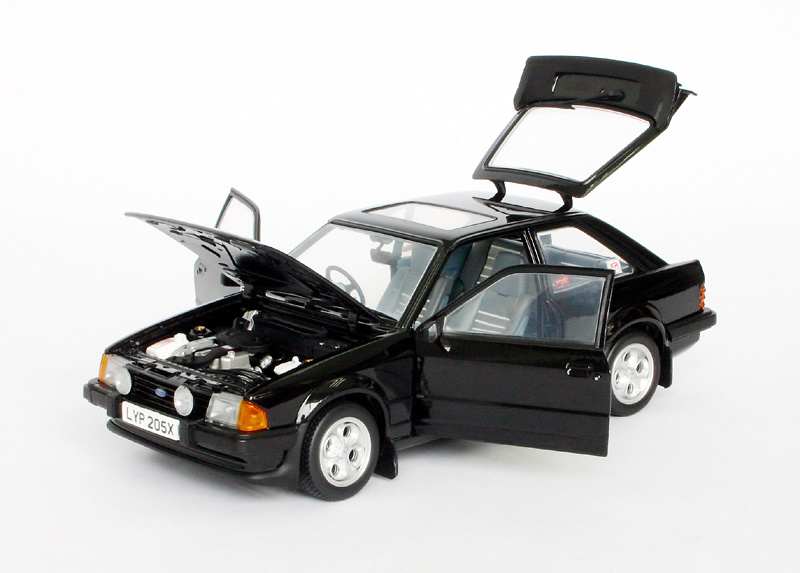 Ford Escort XR3 (1981) Negro Sun Star 04972 1/18 