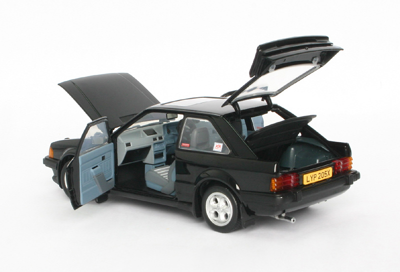 Ford Escort XR3 (1981) Negro Sun Star 04972 1/18 