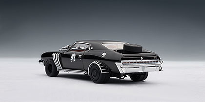 Autoart 52745 MAD MAX 2 : The Road Warrior - Interceptor/coche enemigo 