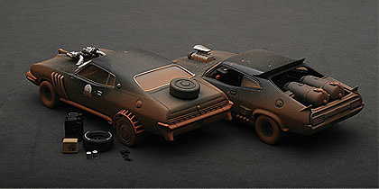 Autoart 52749 MAD MAX 2 : The Road Warrior - Interceptor/coche enemigo 