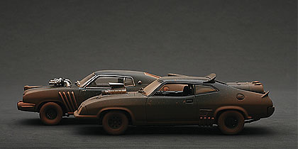 Autoart 52749 MAD MAX 2 : The Road Warrior - Interceptor/coche enemigo 