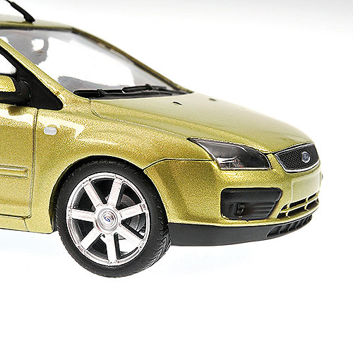 Ford Focus (2004) Minichamps 400084002 1/43 