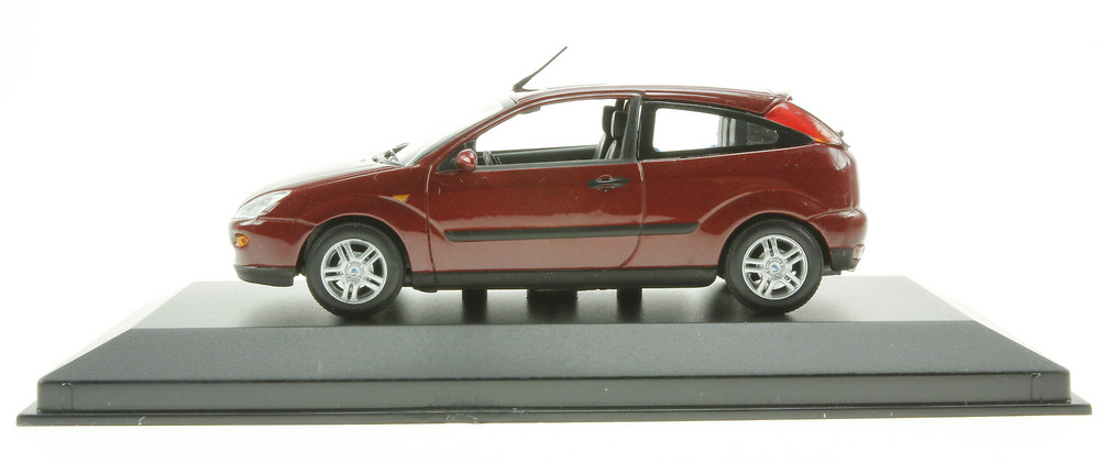 Ford Focus 3p Serie I (2002) Minichamps 113481 1/43 