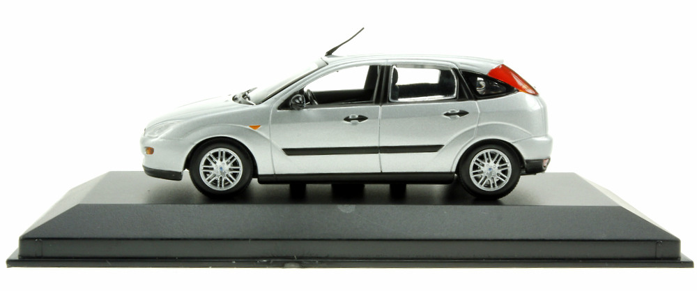 Ford Focus 5p. Serie I (2002) Minichamps 433087023 1/43 