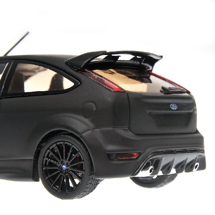 Ford Focus RS 500 (2010) Minichamps 400088106 1/43 