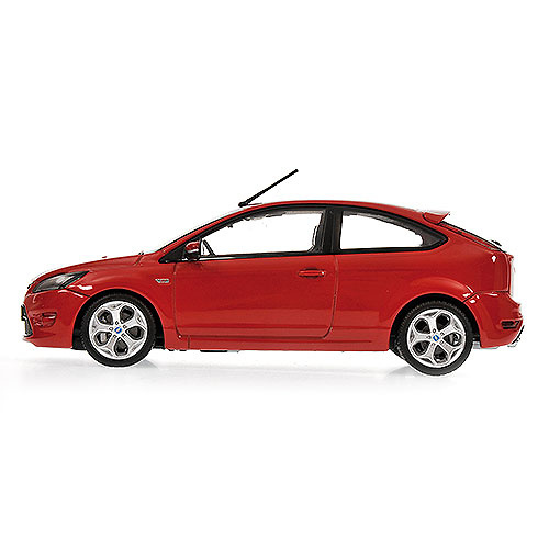 Ford Focus ST (2009) Minichamps 400087301 1/43 