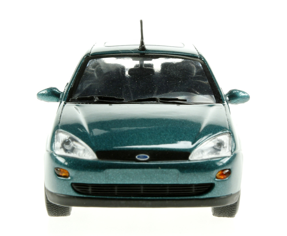 Ford Focus Turnier Serie I (1999) Minichamps 113479 1/43 