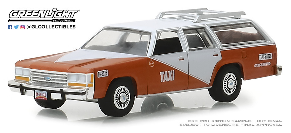 Ford LTD Crown Victoria Wagon Taxi Tijuana Centro (1988) Greenlight 30026 1/64 