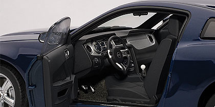 Ford Mustang GT (2010) Autoart 72912 1/18 
