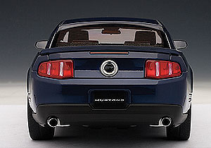 Ford Mustang GT (2010) Autoart 72912 1/18 