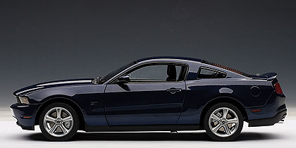 Ford Mustang GT (2010) Autoart 1/18 Azul Osc. Metalizado 