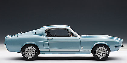 Ford Shelby Mustang GT500 (1967) Autoart 72907 1/18 