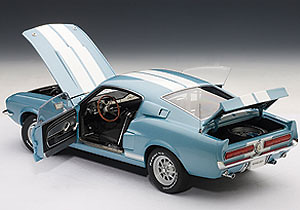 Ford Shelby Mustang GT500 (1967) Autoart 72907 1/18 