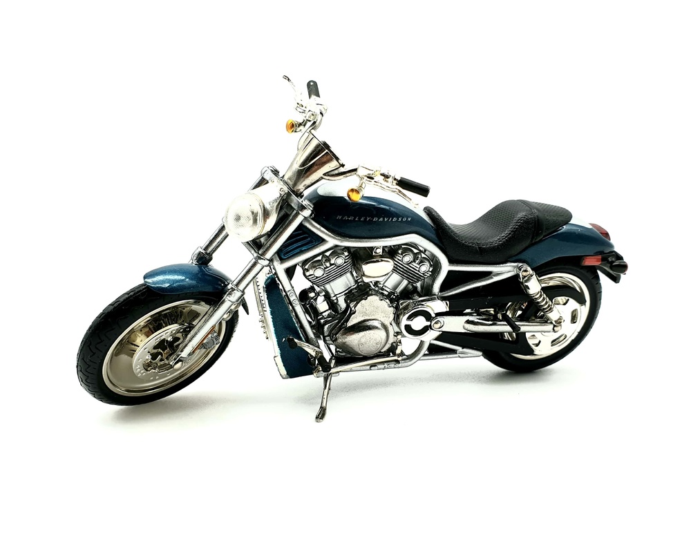 Harley Davidson V-Rod (2004) ERTL 36939 1/18 