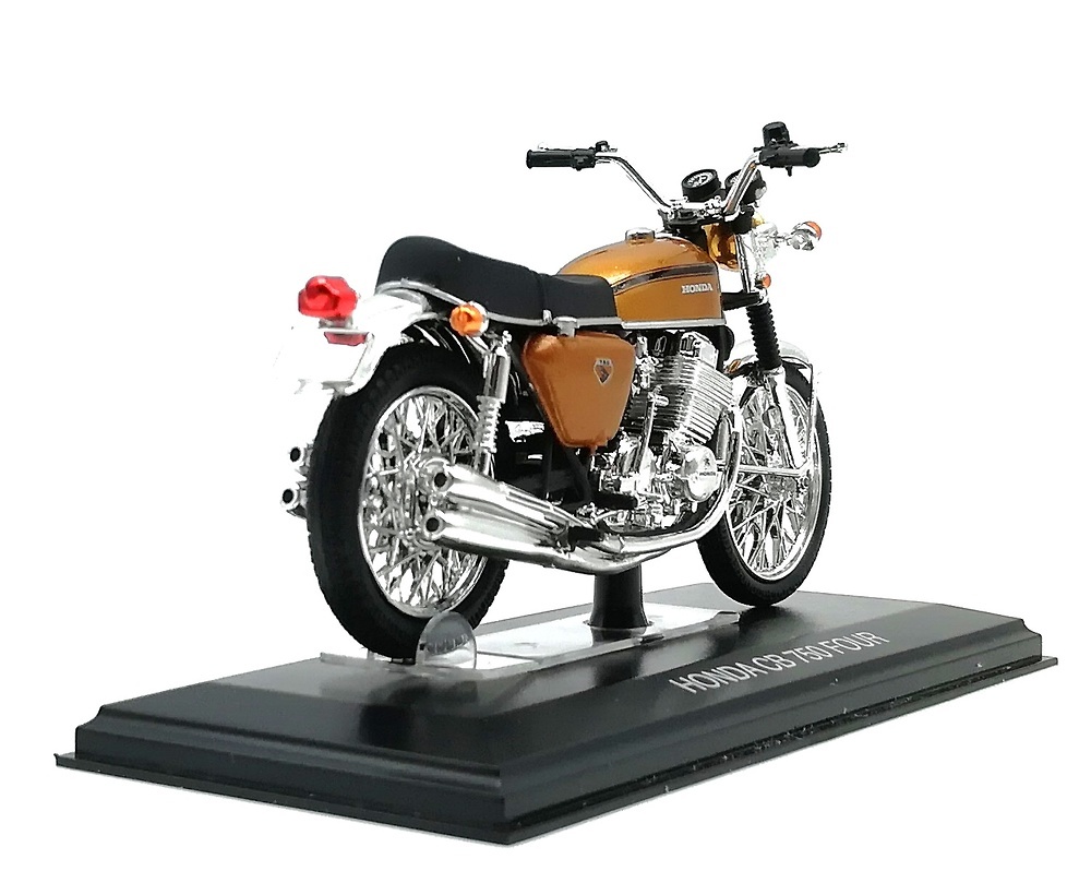 Honda CB 750 Four (1969) Italeri 46003 1/22 