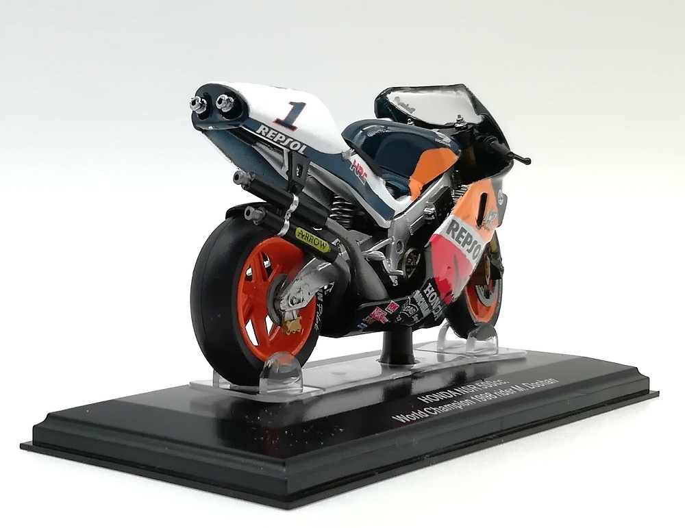 Honda NSR 500cc nº 1 M. Doohan (1998) Italeri 45033 1/22 