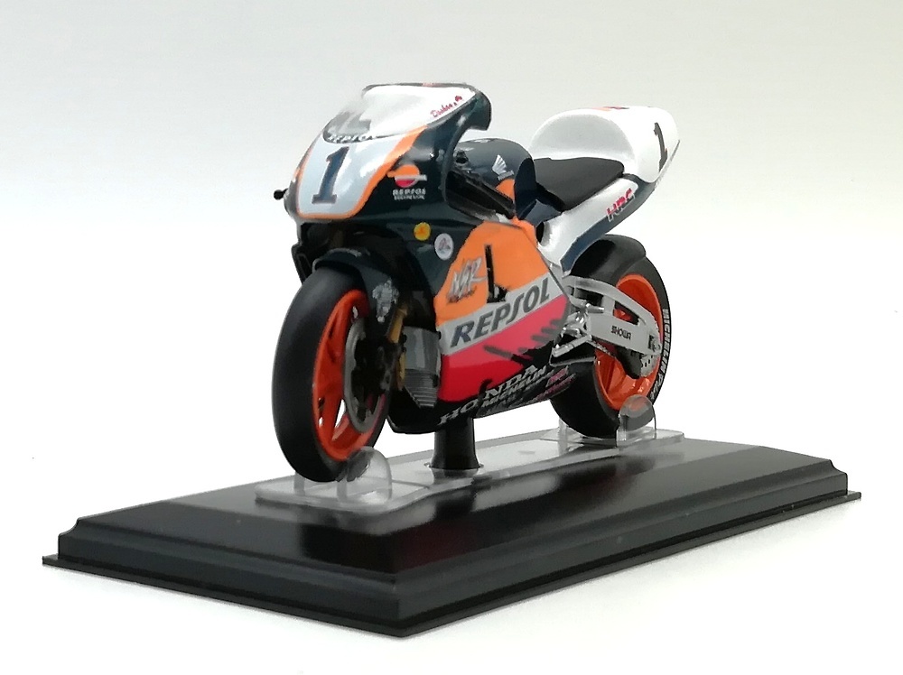 Honda NSR 500cc nº 1 M. Doohan (1998) Italeri 45033 1/22 