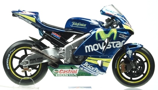 Honda RC211V nº 33 Marco Melandri (2005) Italeri 45062 1/22 