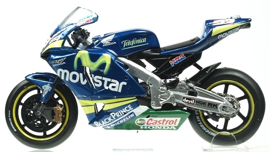 Honda RC211V nº 33 Marco Melandri (2005) Italeri 45062 1/22 