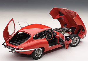 Jaguar E-Type Coupé 3.8 Serie I (1961) Autoart 73614 1/18 