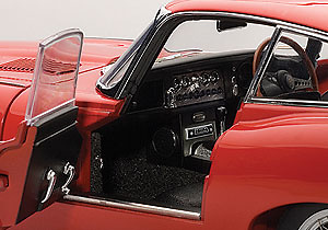 Jaguar E-Type Coupé 3.8 Serie I (1961) Autoart 73614 1/18 