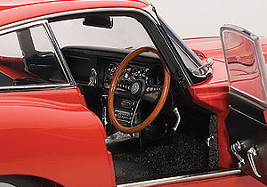 Jaguar E-Type Coupé 3.8 Serie I (1961) Autoart 73614 1/18 